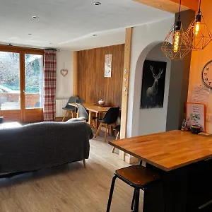 Lovely 2 Bed In With Garden Apartment